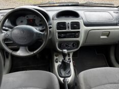 RENAULT CLIO HATCH PRIVILEGE 1.0 16V FLEX 2004 2004/2004 COMPLETO VEÍCULOS GUAPORÉ / Carros no Vale
