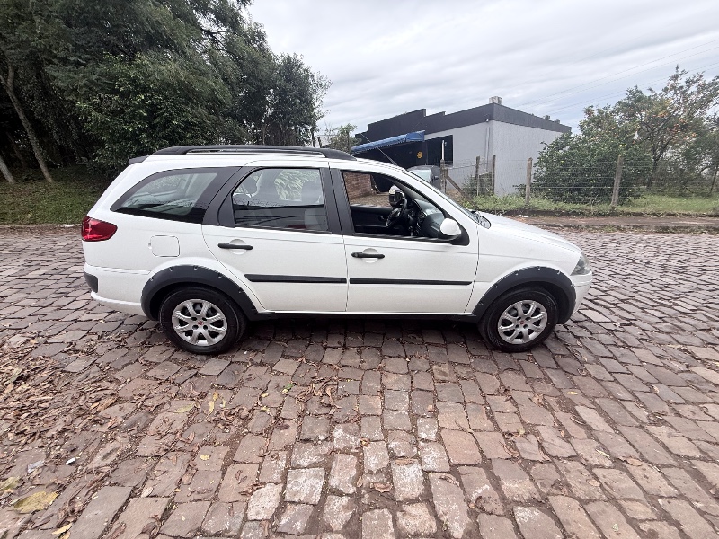 FIAT PALIO 1.6 TREKKING WEEKEND 16V FLEX 4P MANUAL 2016/2016 ELY AUTOMÓVEIS LAJEADO / Carros no Vale