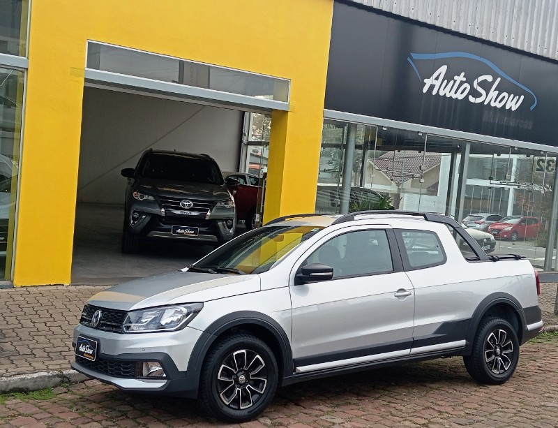 VOLKSWAGEN SAVEIRO 1.6 CROSS CD 16V FLEX 2P MANUAL /2023 AUTO SHOW SANTA CRUZ DO SUL / Carros no Vale