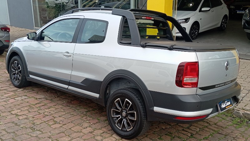 VOLKSWAGEN SAVEIRO 1.6 CROSS CD 16V FLEX 2P MANUAL /2023 AUTO SHOW SANTA CRUZ DO SUL / Carros no Vale
