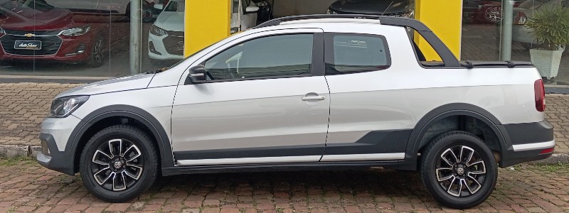 VOLKSWAGEN SAVEIRO 1.6 CROSS CD 16V FLEX 2P MANUAL /2023 AUTO SHOW SANTA CRUZ DO SUL / Carros no Vale