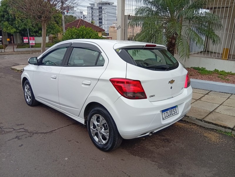 CHEVROLET ONIX 1.0 JOYE 2019/2019 ALTERNATIVA VEÍCULOS LAJEADO / Carros no Vale