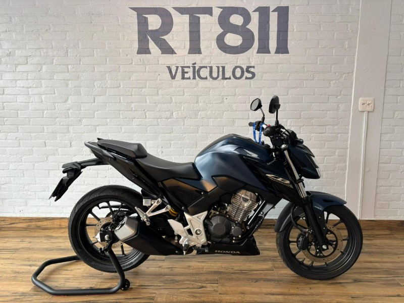 HONDA MOTOS CB 300F TWISTER /2025 RT 811 VEÍCULOS ARROIO DO MEIO / Carros no Vale HONDA MOTOS CB 300F TWISTER /2025 RT 811 VEÍCULOS ARROIO DO MEIO / Carros no Vale
