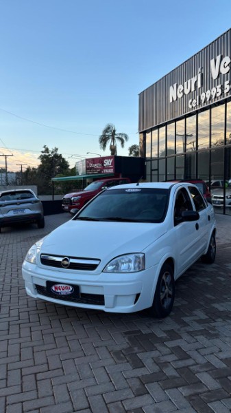 CHEVROLET CORSA 1.4 MPFI MAXX SEDAN 8V 2010/2010 NEURI VEÍCULOS LAJEADO / Carros no Vale