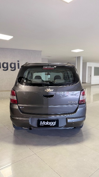 CHEVROLET SPIN LTZ 1.8 7 LUGARES 2014/2015 MALAGGI VEÍCULOS ENCANTADO / Carros no Vale