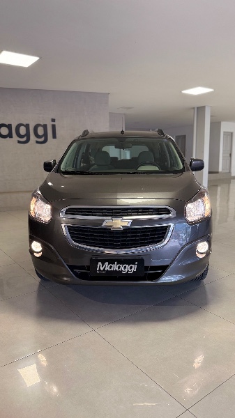 CHEVROLET SPIN LTZ 1.8 7 LUGARES 2014/2015 MALAGGI VEÍCULOS ENCANTADO / Carros no Vale
