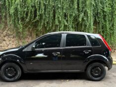FORD FIESTA SE 1.0 2014/2014 ESTAÇÃO DO CARRO ESTRELA / Carros no Vale