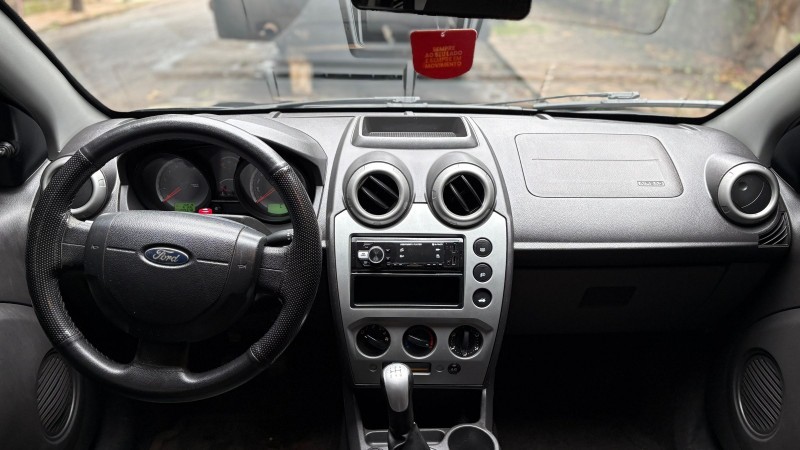 FORD FIESTA SE 1.0 2014/2014 ESTAÇÃO DO CARRO ESTRELA / Carros no Vale