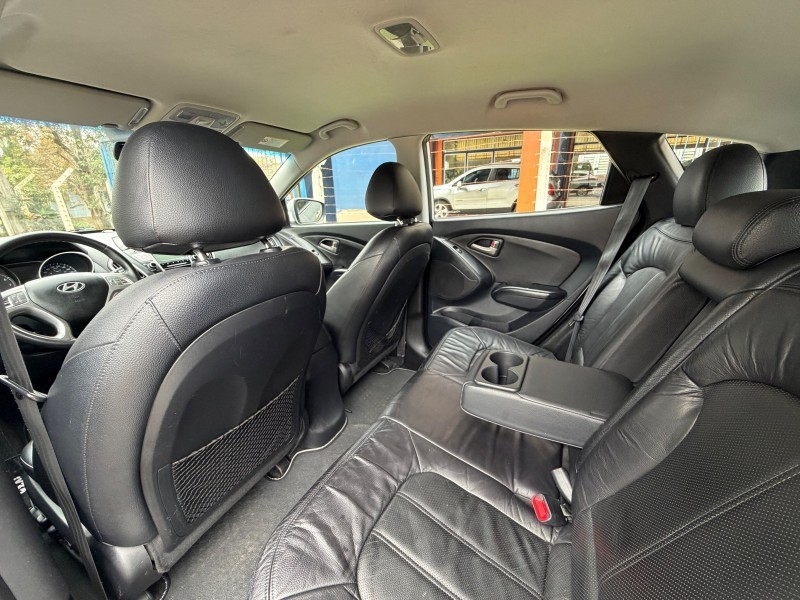HYUNDAI IX35 2.0 /2011 MENEGHINI VEÍCULOS ARROIO DO MEIO / Carros no Vale