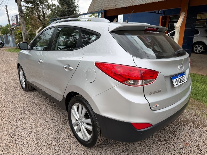 HYUNDAI IX35 2.0 /2011 MENEGHINI VEÍCULOS ARROIO DO MEIO / Carros no Vale