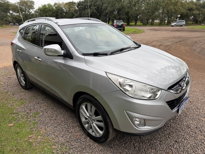 HYUNDAI IX35 2.0 /2011 MENEGHINI VEÍCULOS ARROIO DO MEIO / Carros no Vale