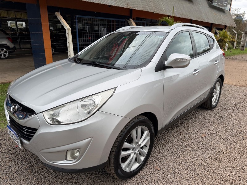HYUNDAI IX35 2.0 /2011 MENEGHINI VEÍCULOS ARROIO DO MEIO / Carros no Vale