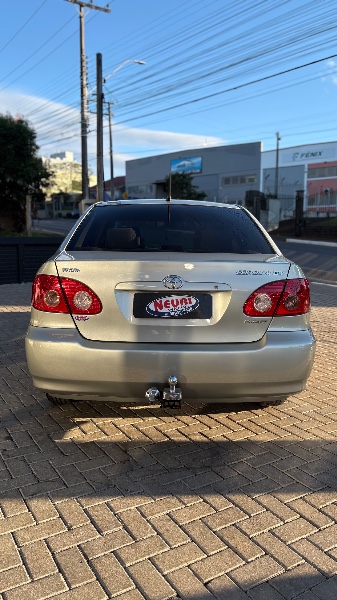 TOYOTA COROLLA 1.8 XLI 16V FLEX 4P AUTOMÁTICO /2005 NEURI VEÍCULOS LAJEADO / Carros no Vale