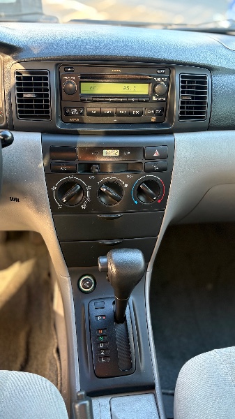 TOYOTA COROLLA 1.8 XLI 16V FLEX 4P AUTOMÁTICO /2005 NEURI VEÍCULOS LAJEADO / Carros no Vale