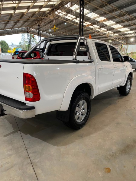 TOYOTA HILUX CABINE DUPLA SR 2008/2009 LAVENDA VEÍCULOS ARROIO DO MEIO / Carros no Vale