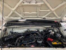 TOYOTA HILUX CABINE DUPLA SR 2008/2009 LAVENDA VEÍCULOS ARROIO DO MEIO / Carros no Vale