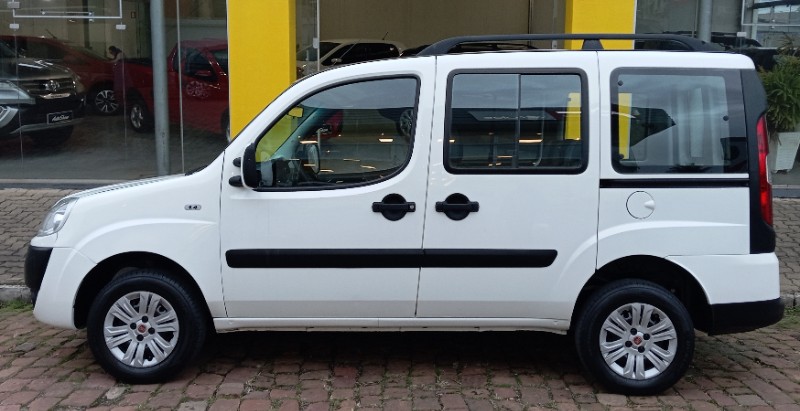 FIAT DOBLO 1.4 ATTRACTIVE 8V 2014/2014 AUTO SHOW SANTA CRUZ DO SUL / Carros no Vale