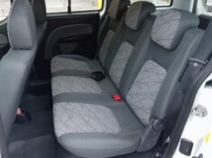 FIAT DOBLO 1.4 ATTRACTIVE 8V 2014/2014 AUTO SHOW SANTA CRUZ DO SUL / Carros no Vale