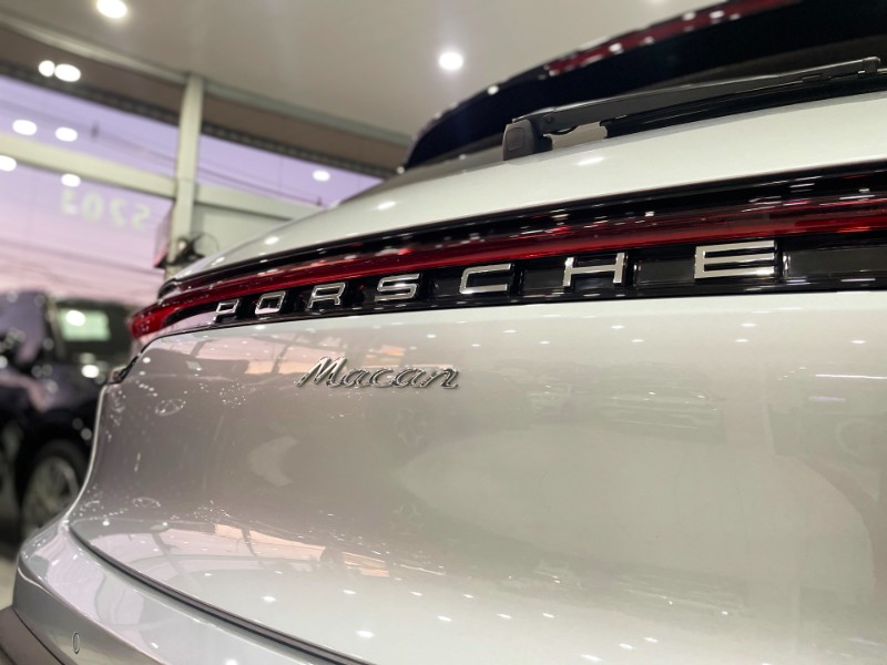 PORSCHE MACAN 2.0 TURBO GASOLINA PDK 2024/2024 DUARTE VEÍCULOS PORTO ALEGRE / Carros no Vale