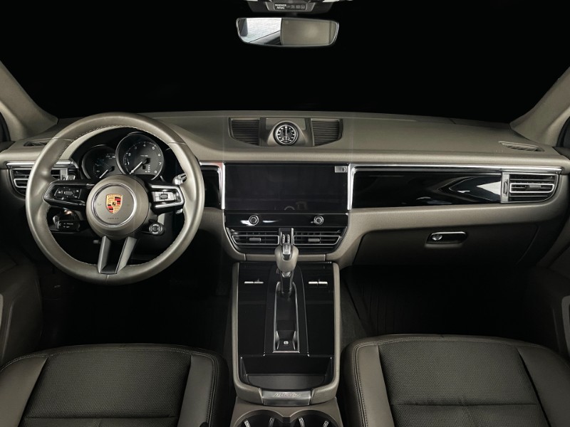PORSCHE MACAN 2.0 TURBO GASOLINA PDK 2024/2024 DUARTE VEÍCULOS PORTO ALEGRE / Carros no Vale