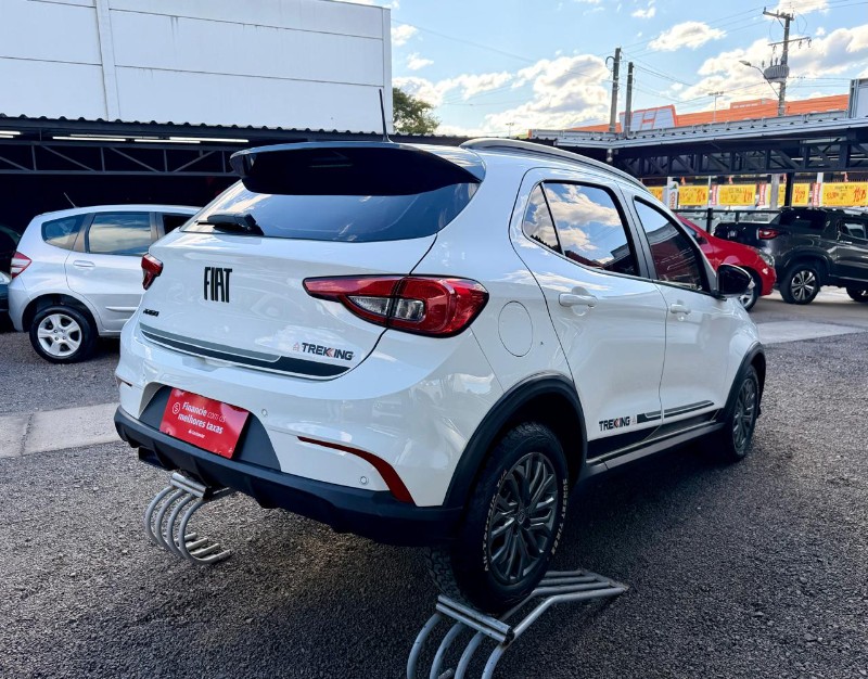 FIAT ARGO 1.3 TREKKING 8V 2020 /2020 AR MULTIMARCAS VENÂNCIO AIRES / Carros no Vale