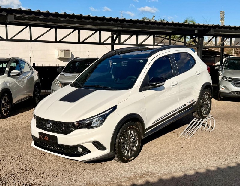 FIAT ARGO 1.3 TREKKING 8V 2020 /2020 AR MULTIMARCAS VENÂNCIO AIRES / Carros no Vale
