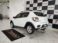 RENAULT SANDERO 1.6 STEPWAY 8V 2016/2016 TIAGO AUTOMÓVEIS VENÂNCIO AIRES / Carros no Vale