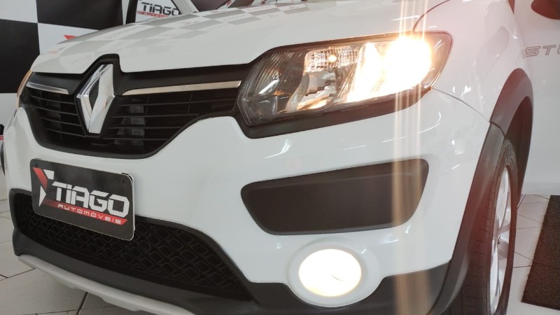 RENAULT SANDERO 1.6 STEPWAY 8V 2016/2016 TIAGO AUTOMÓVEIS VENÂNCIO AIRES / Carros no Vale