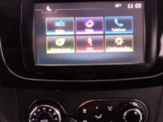 RENAULT SANDERO 1.6 STEPWAY 8V 2016/2016 TIAGO AUTOMÓVEIS VENÂNCIO AIRES / Carros no Vale