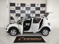 RENAULT SANDERO 1.6 STEPWAY 8V 2016/2016 TIAGO AUTOMÓVEIS VENÂNCIO AIRES / Carros no Vale