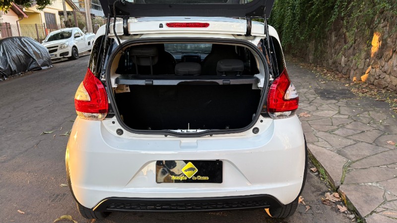 FIAT MOBI LIKE 1.0 2023/2024 ESTAÇÃO DO CARRO ESTRELA / Carros no Vale
