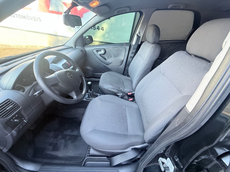 CHEVROLET CORSA SED. PREMIUM 1.4 8V ECONOFLEX 4P 2010/2010 ELY AUTOMÓVEIS LAJEADO / Carros no Vale
