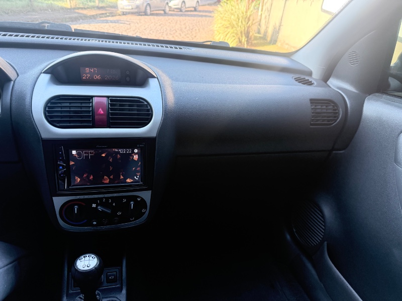 CHEVROLET CORSA SED. PREMIUM 1.4 8V ECONOFLEX 4P 2010/2010 ELY AUTOMÓVEIS LAJEADO / Carros no Vale