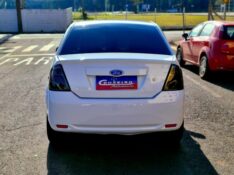 FORD FIESTA 1.6 SE 2014/2014 CRUZEIRO MULTIMARCAS CRUZEIRO DO SUL / Carros no Vale