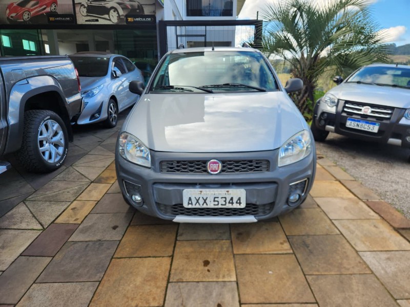 FIAT STRADA WORKING 1.4 2013/2014 TS VEÍCULOS ANTA GORDA / Carros no Vale