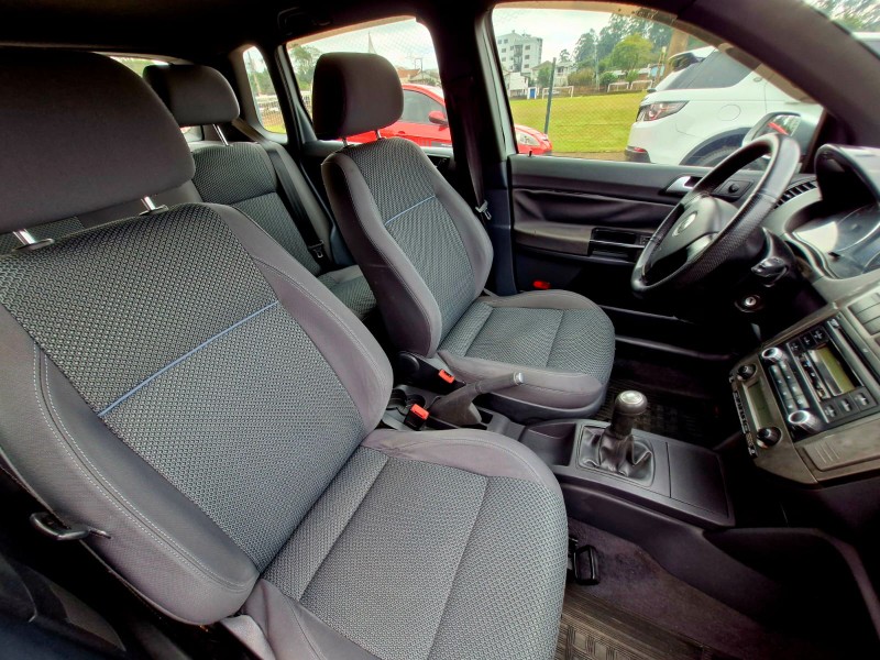 VOLKSWAGEN POLO SPORTLINE 1.6 2011/2011 CRUZEIRO MULTIMARCAS CRUZEIRO DO SUL / Carros no Vale