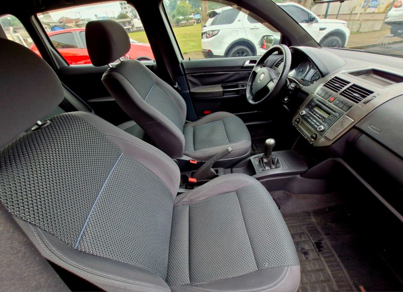 VOLKSWAGEN POLO SPORTLINE 1.6 2011/2011 CRUZEIRO MULTIMARCAS CRUZEIRO DO SUL / Carros no Vale
