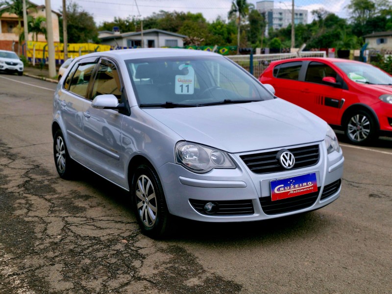 VOLKSWAGEN POLO SPORTLINE 1.6 2011/2011 CRUZEIRO MULTIMARCAS CRUZEIRO DO SUL / Carros no Vale