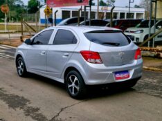 CHEVROLET ONIX HATCH LT 1.0 8V FLEXPOWER 5P MEC. 2013/2014 CRUZEIRO MULTIMARCAS CRUZEIRO DO SUL / Carros no Vale