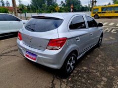 CHEVROLET ONIX HATCH LT 1.0 8V FLEXPOWER 5P MEC. 2013/2014 CRUZEIRO MULTIMARCAS CRUZEIRO DO SUL / Carros no Vale