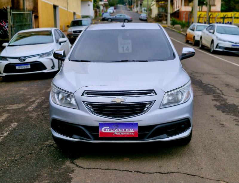 CHEVROLET ONIX HATCH LT 1.0 8V FLEXPOWER 5P MEC. 2013/2014 CRUZEIRO MULTIMARCAS CRUZEIRO DO SUL / Carros no Vale