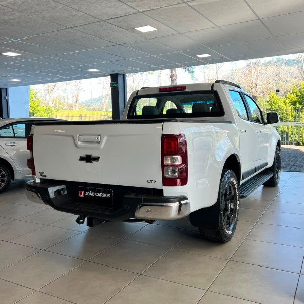 CHEVROLET S10 2.4 LTZ 4X2 CD 8V FLEX 4P MANUAL 2014/2014 JOÃO CARROS MULTIMARCAS GUAPORÉ / Carros no Vale