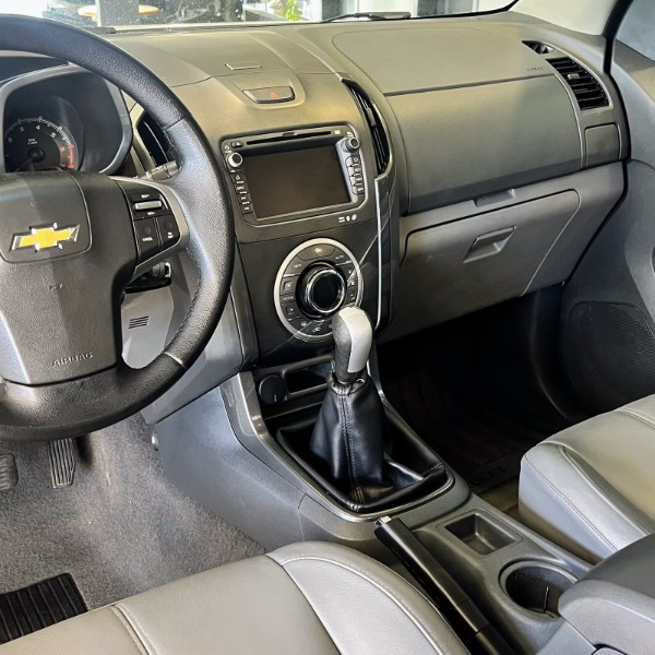 CHEVROLET S10 2.4 LTZ 4X2 CD 8V FLEX 4P MANUAL 2014/2014 JOÃO CARROS MULTIMARCAS GUAPORÉ / Carros no Vale