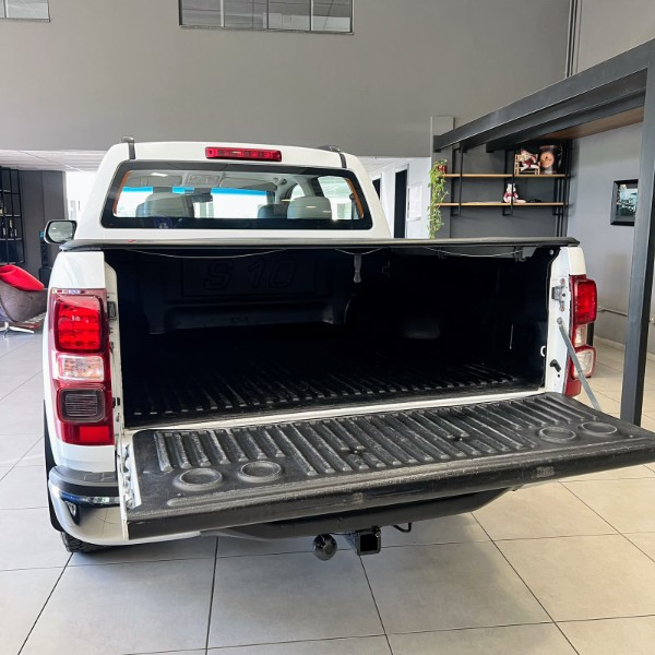 CHEVROLET S10 2.4 LTZ 4X2 CD 8V FLEX 4P MANUAL 2014/2014 JOÃO CARROS MULTIMARCAS GUAPORÉ / Carros no Vale