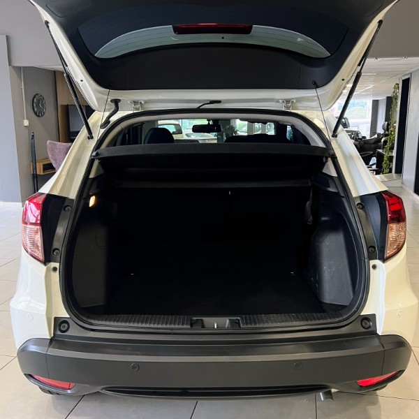 HONDA HR-V 1.8 TOURING 2018/2018 JOÃO CARROS MULTIMARCAS GUAPORÉ / Carros no Vale HONDA HR-V 1.8 TOURING 2018/2018 JOÃO CARROS MULTIMARCAS GUAPORÉ / Carros no Vale