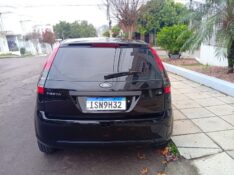 FORD FIESTA 1.6 FLEX 2011/2012 ALTERNATIVA VEÍCULOS LAJEADO / Carros no Vale
