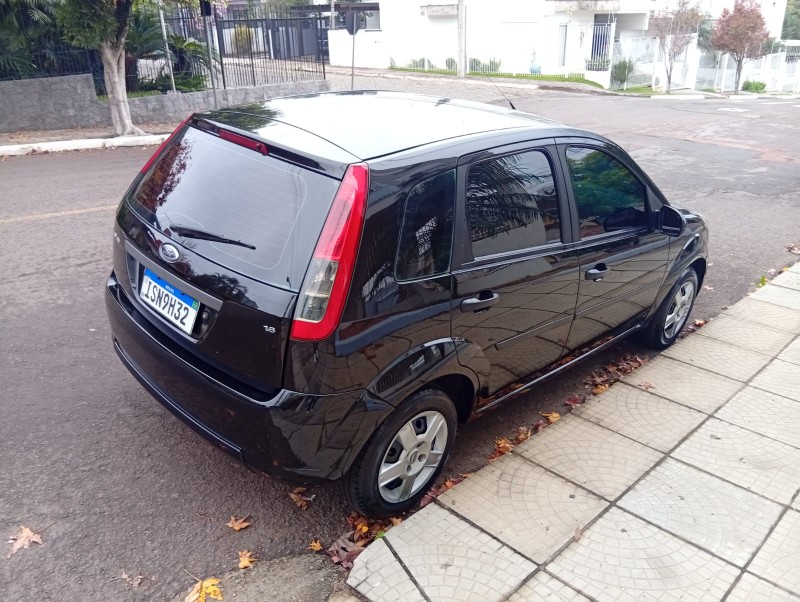 FORD FIESTA 1.6 FLEX 2011/2012 ALTERNATIVA VEÍCULOS LAJEADO / Carros no Vale