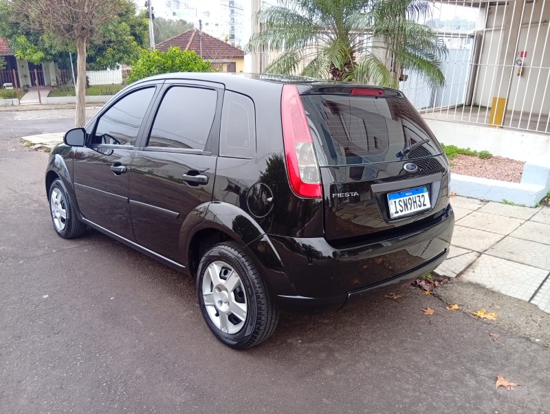 FORD FIESTA 1.6 FLEX 2011/2012 ALTERNATIVA VEÍCULOS LAJEADO / Carros no Vale