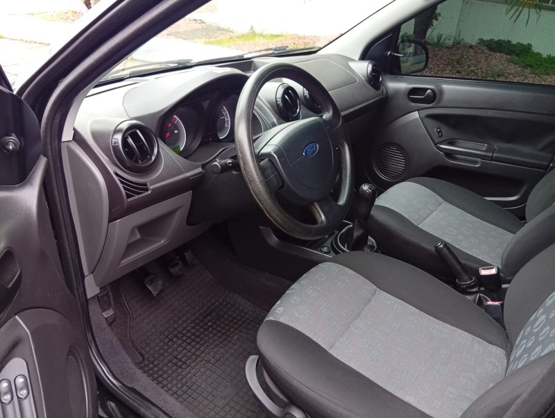 FORD FIESTA 1.6 FLEX 2011/2012 ALTERNATIVA VEÍCULOS LAJEADO / Carros no Vale