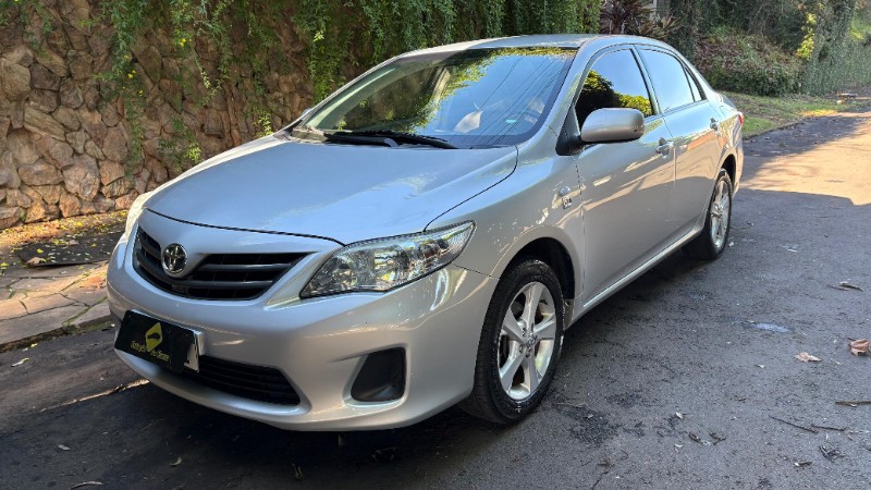 TOYOTA COROLLA GLI 1.8 2013/2014 ESTAÇÃO DO CARRO ESTRELA / Carros no Vale